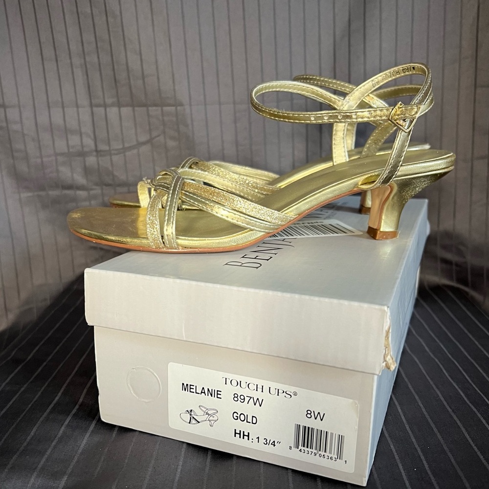 Wide width gold kitten heel